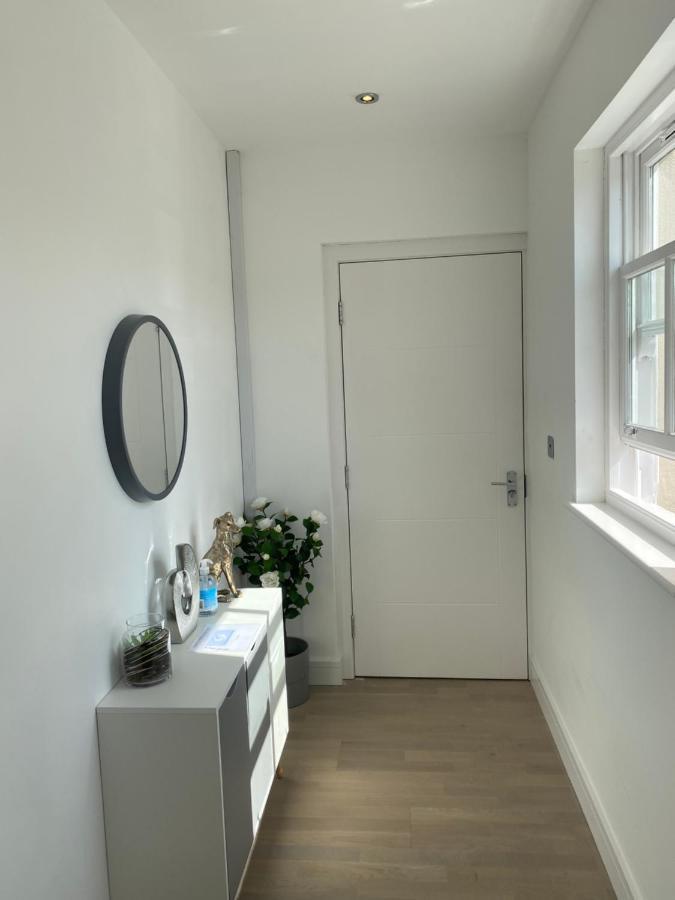 Apartment No 8 - Stay In Style In The Heart Of The Cathedral City. Truro Exterior photo